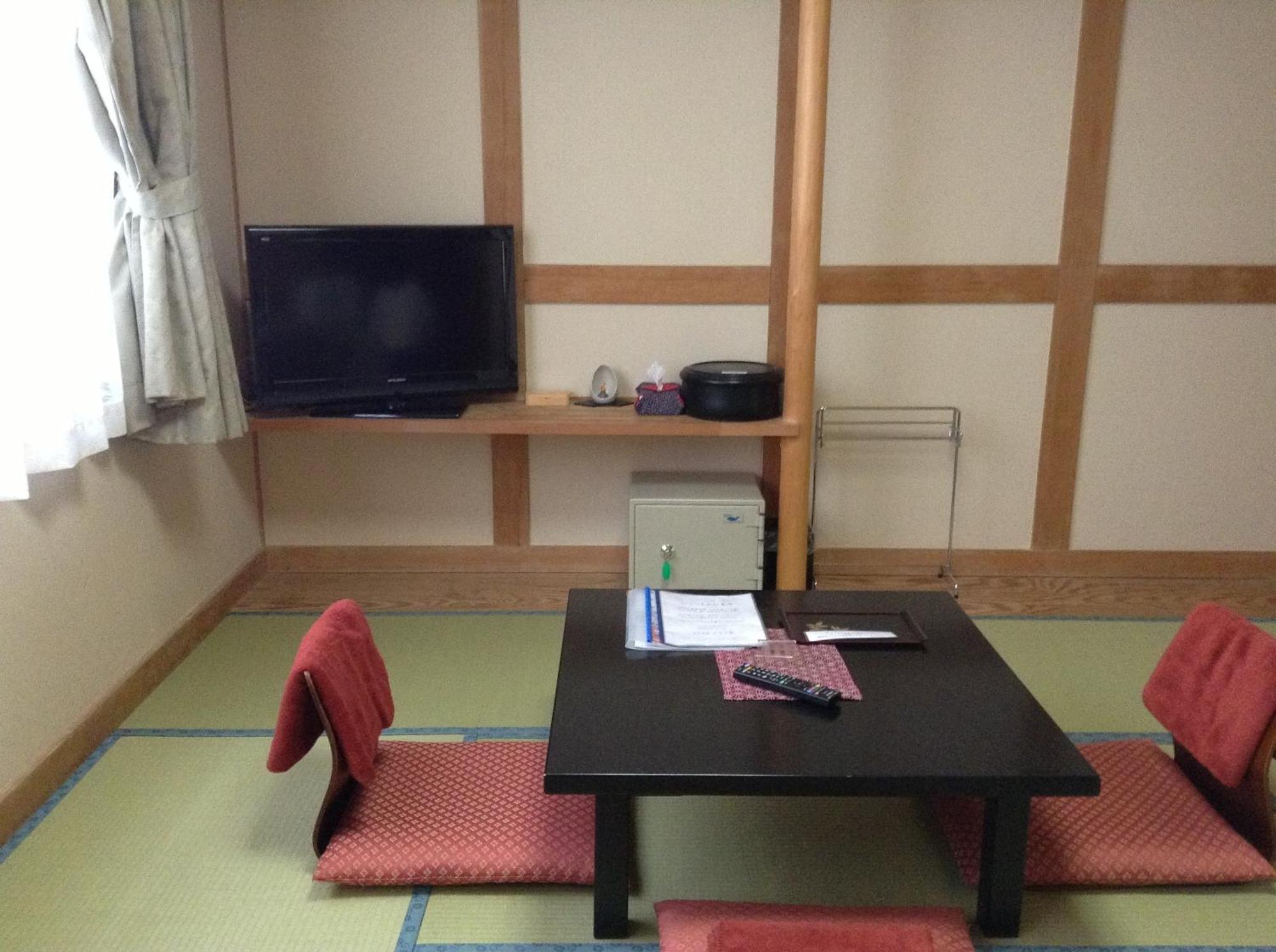Minamiya 山とねこと遊ぶ宿 みなみ家 Хакуба Стая снимка
