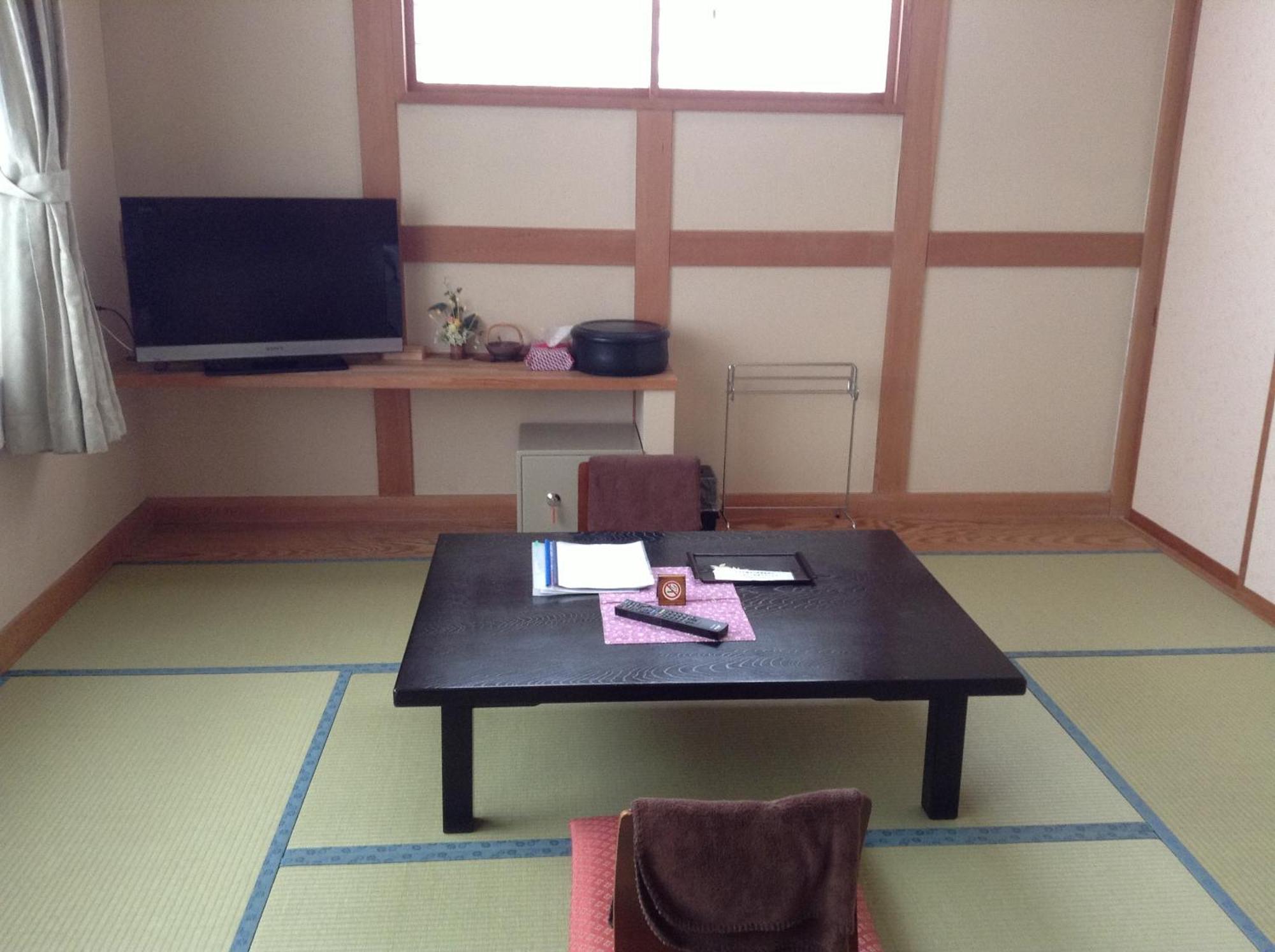 Minamiya 山とねこと遊ぶ宿 みなみ家 Хакуба Стая снимка